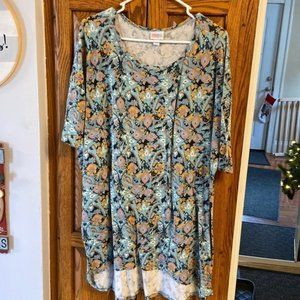 LULAROE Large Irma Shirt